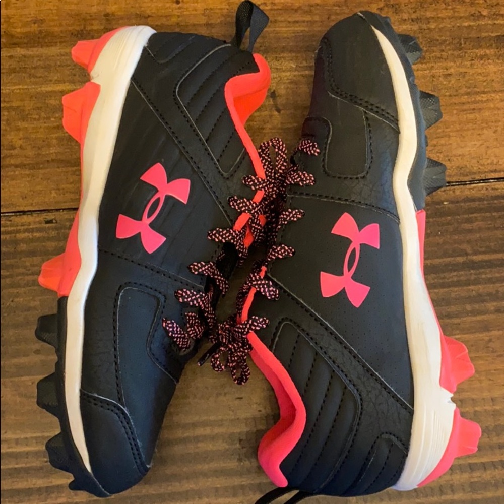 Girls cleats